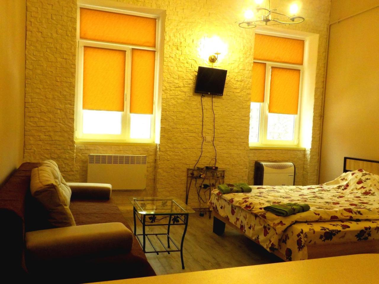 With Dom Studio Apartment Lviv Exterior photo